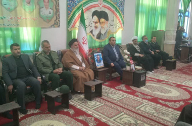 حضور دکتر حاتمی، رییس مجتمع، همراه با مدیران و کارکنان در ویژه‌برنامه‌های آغاز دهه فجر