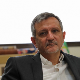 دکتر علی خاکیصدیق